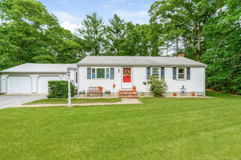 27 Ransom St, Carver, MA 02330 - photo 1