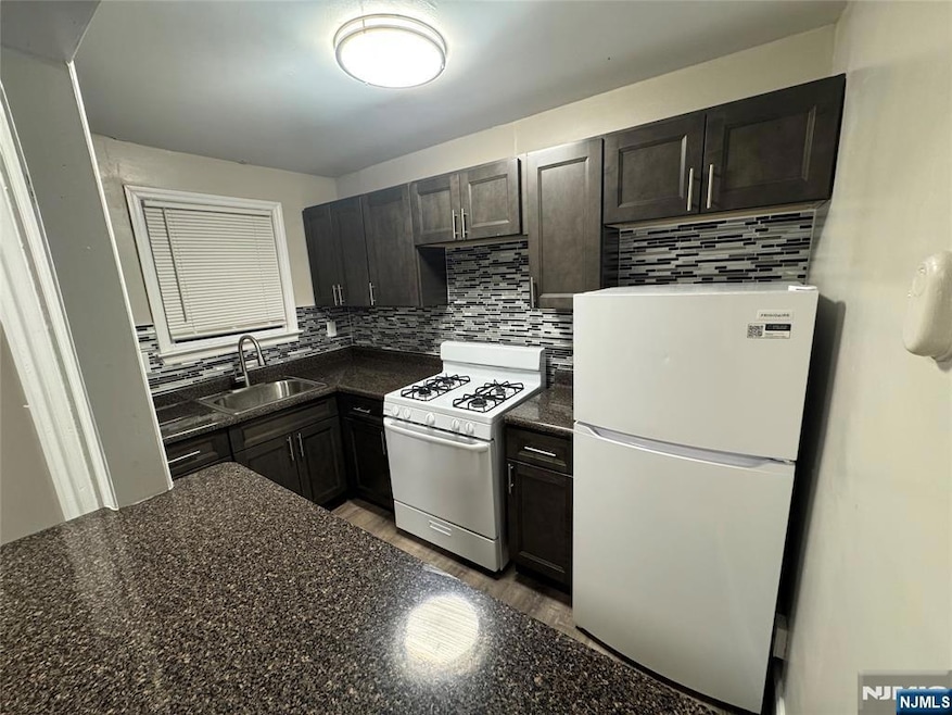 90 Ivy Ln, Englewood, NJ 07631 - photo 1