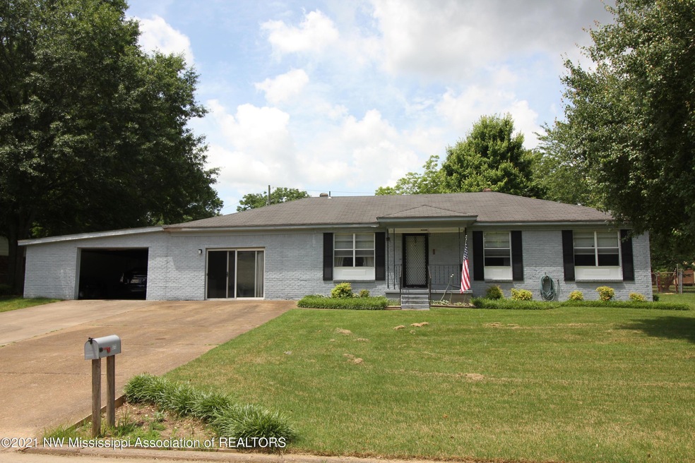 1373 Pontotoc St, Hernando, MS 38632 - photo 1