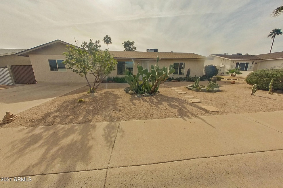 4039 E Sacaton St Phoenix AZ-print-001-0