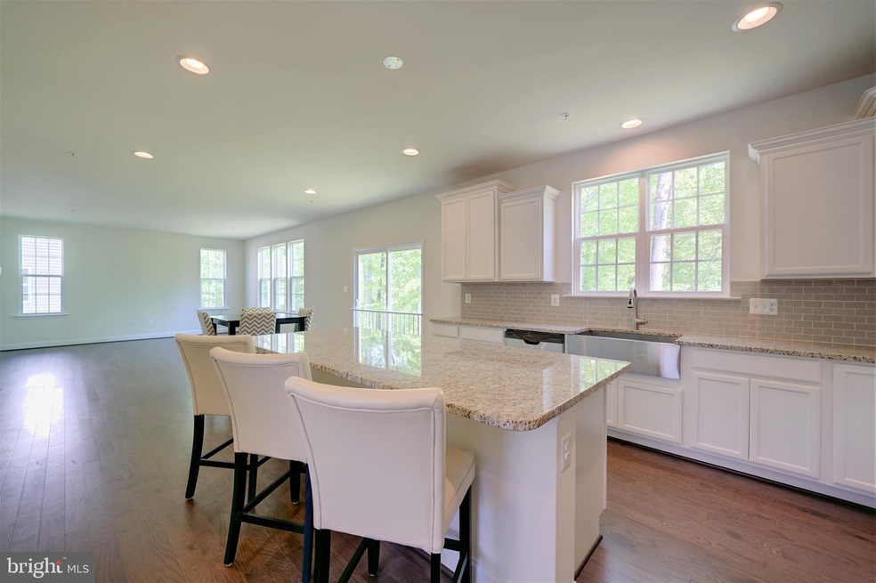 9611 Patuxent Overlook Dr, Laurel, MD 20723 - photo 1