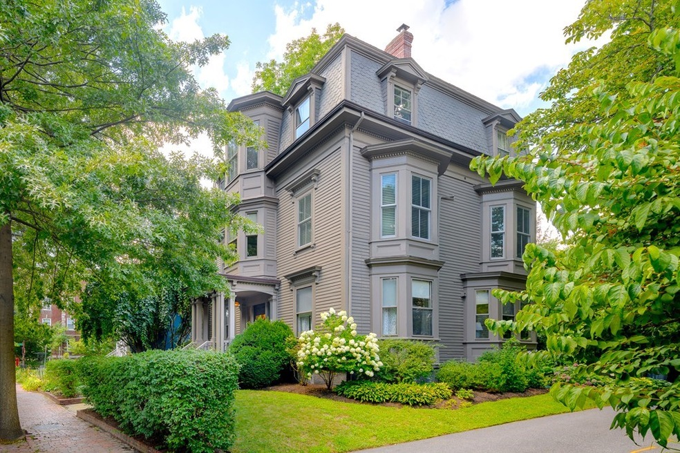 37 Linnaean St unit 2, Cambridge, MA 02138 - photo 1