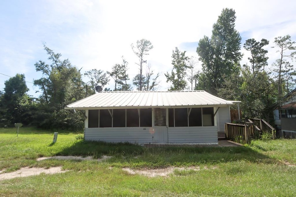 611 Jehu Rd, Wewahitchka, FL 32465