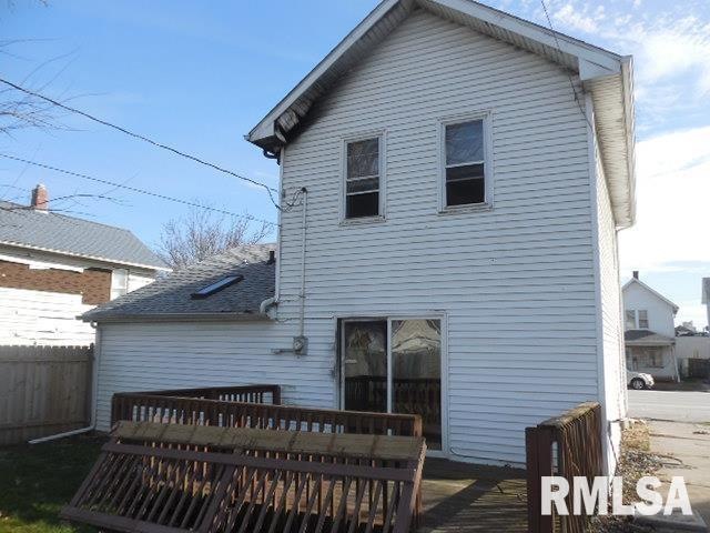 1838 W 4th St, Davenport, IA 52802 - photo 1