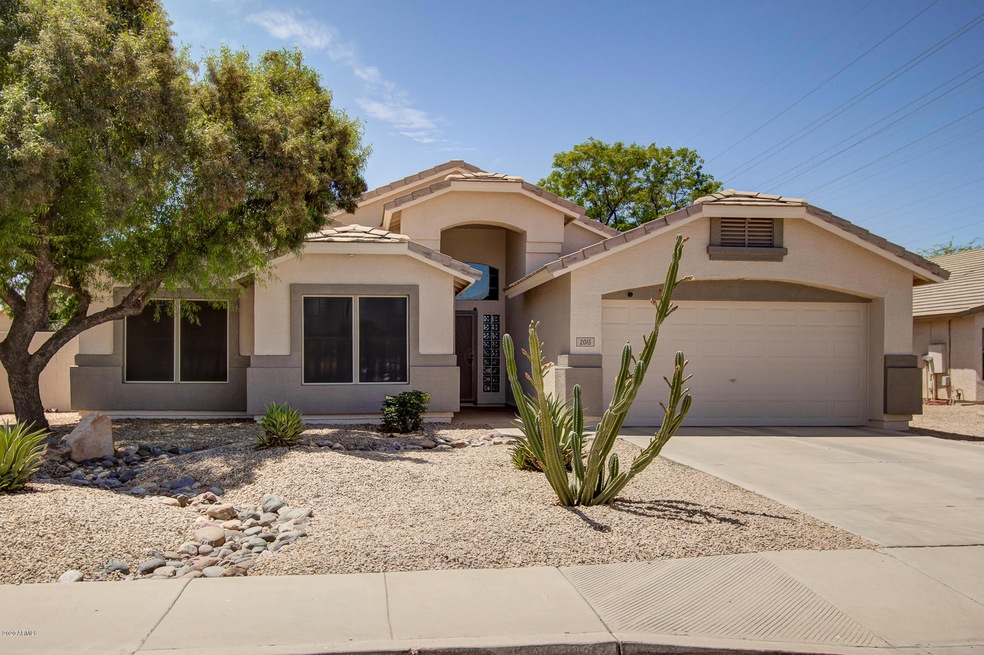 2015 E Smoke Tree Rd, Gilbert, AZ 85296 - photo 1