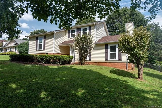 606 Pebblestone Ct, Statesville, NC 28625 - photo 1