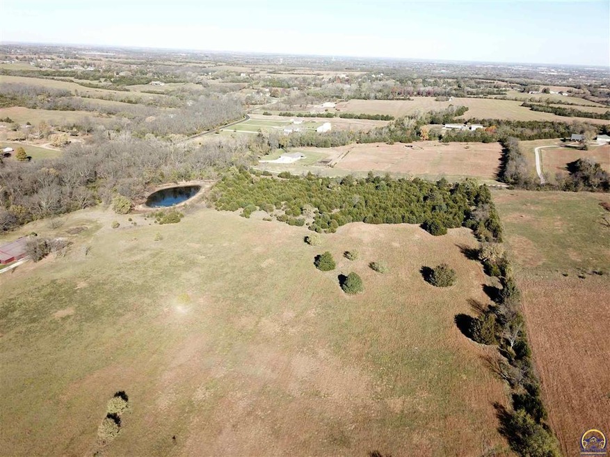 6720 SW 61st St, Topeka, KS 66610 - photo 1