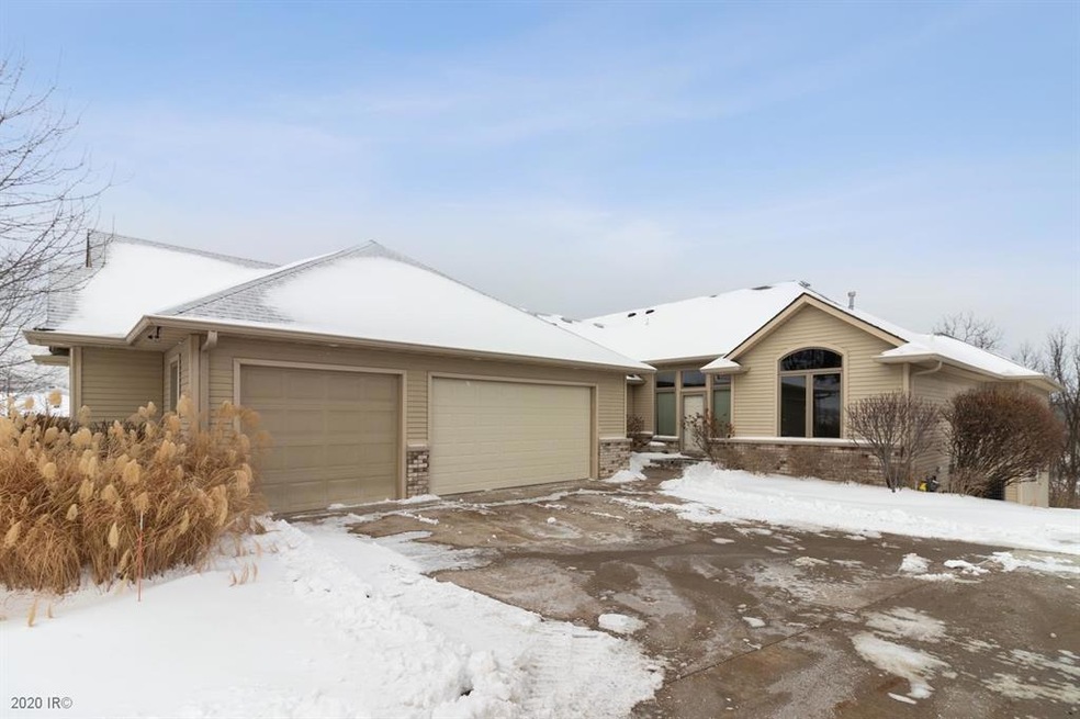 2829 SW 30th St, Des Moines, IA 50321 - photo 1