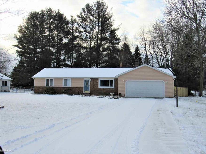 4607 Buckingham Dr, Port Huron, MI 48060 - photo 1