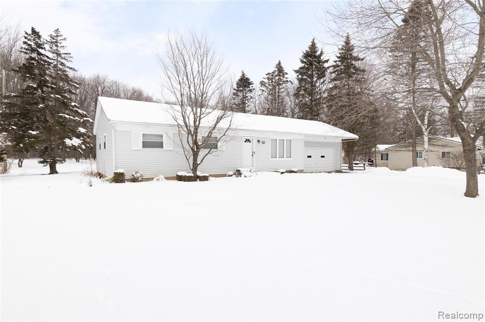 3480 Fieldview Ave, West Bloomfield, MI 48324 - photo 1