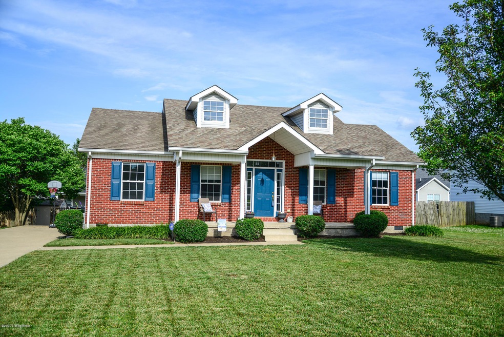 208 Forest Park Dr, Mount Washington, KY 40047 - photo 1