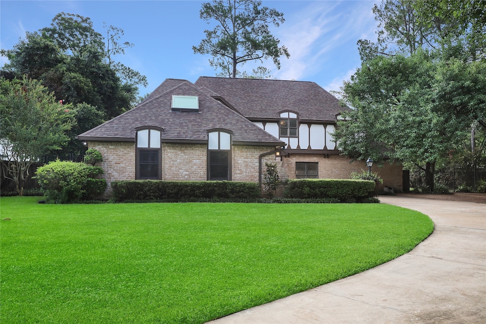 606 Rebecca Pines Ct, Houston, TX 77024 - photo 1