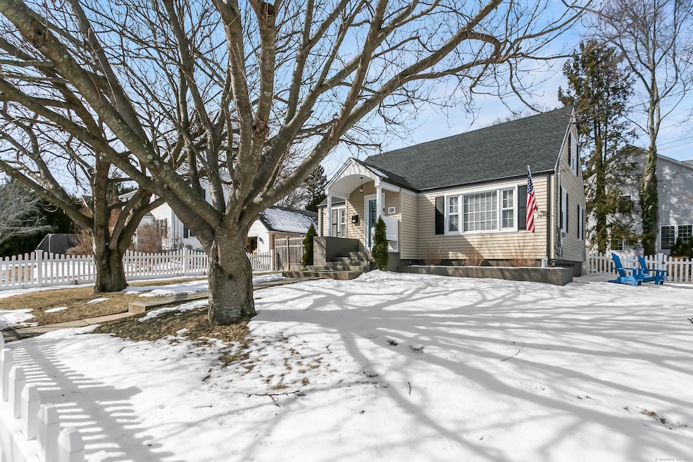 118 Boroskey Rd, Fairfield, CT 06824 - photo 1