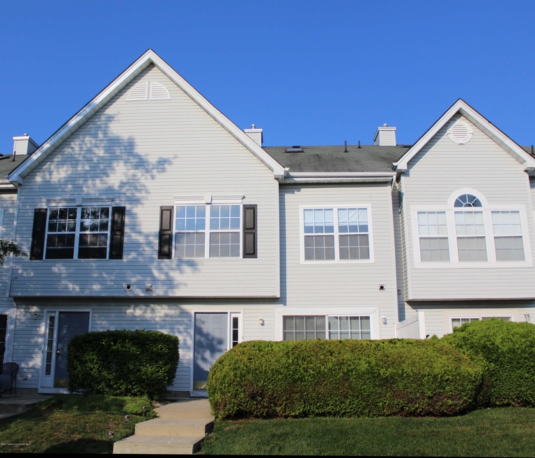 4 Phoenix Ct, Tinton Falls, NJ 07712 - photo 1