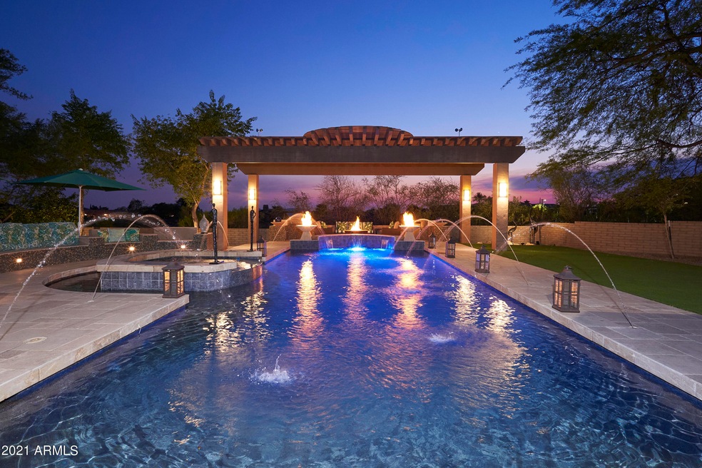 Private Resort Like Yard