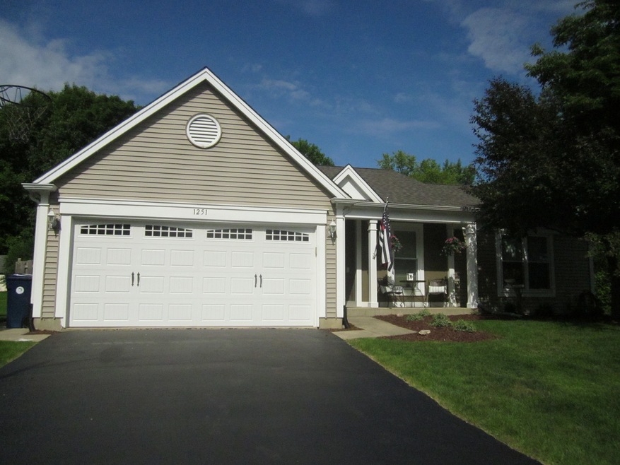 1251 Yosemite Pkwy, Algonquin, IL 60102 - photo 1