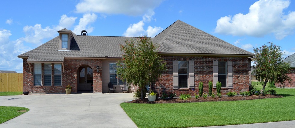 11405 Twin Oaks Circle