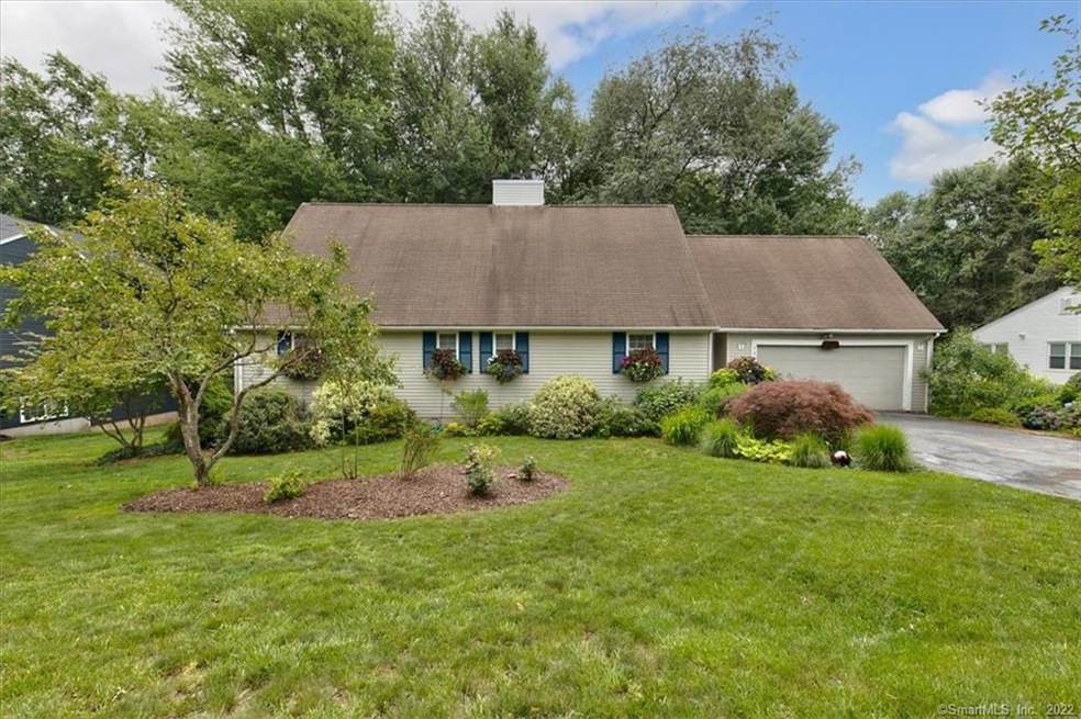 726 Griswold St, Glastonbury, CT 06033 - photo 1