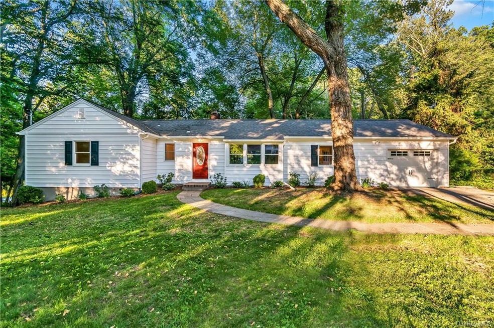 18 Parkway Dr, Cortlandt Manor, NY 10567 - photo 1