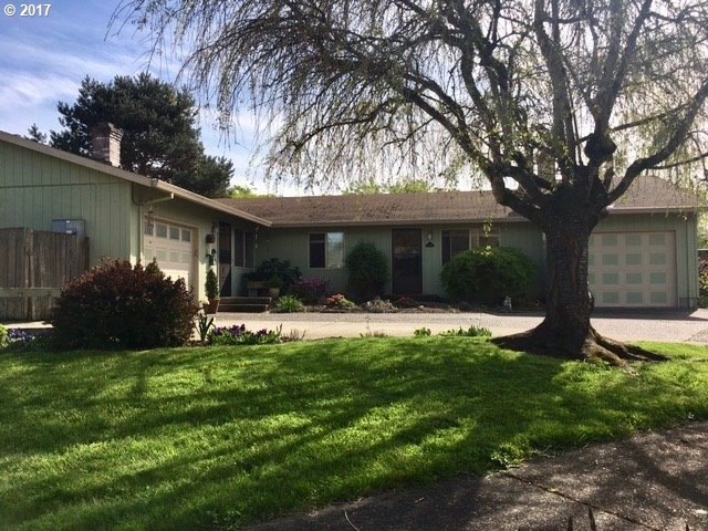 214 Charles Ct, Newberg, OR 97132 - photo 1