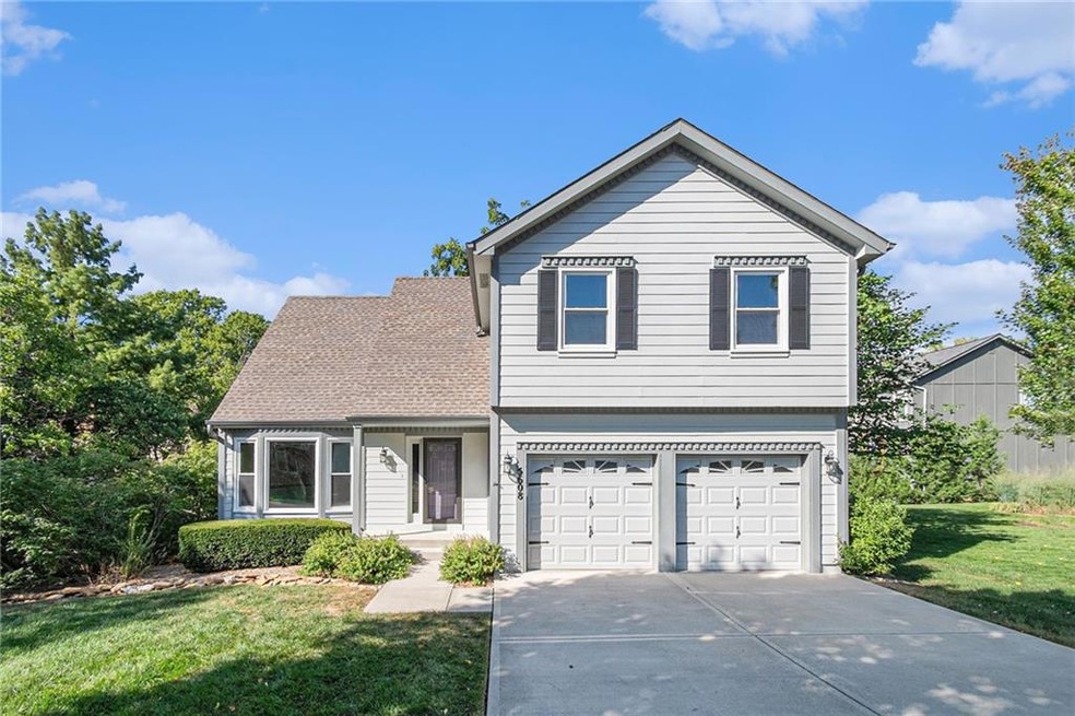 5608 W 157th St, Overland Park, KS 66223 - photo 1