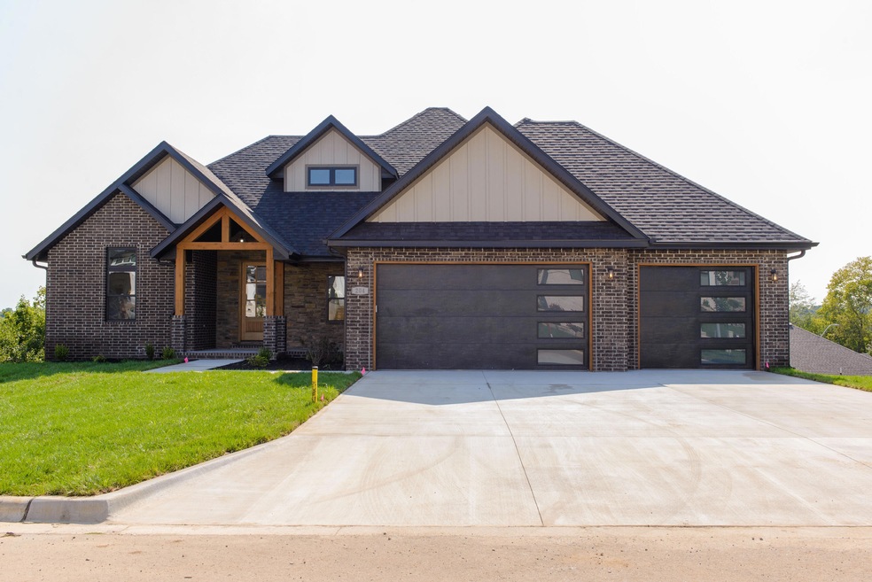 204 N Blarney Ct, Nixa, MO 65714 - photo 1