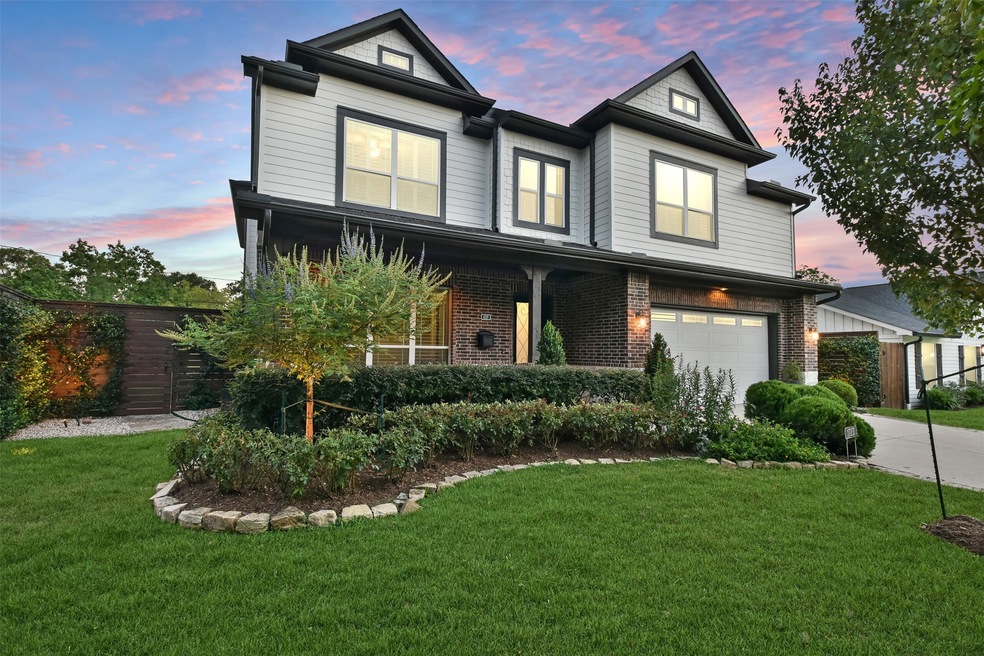 1727 Nina Lee Ln, Houston, TX 77018 - photo 1