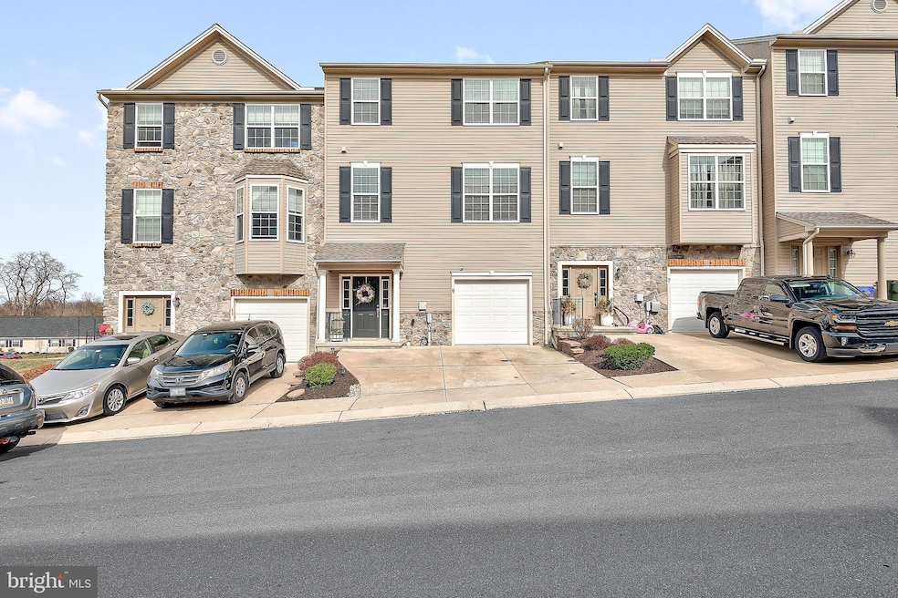 9 Indiana Cir, Lemoyne, PA 17043 - photo 1