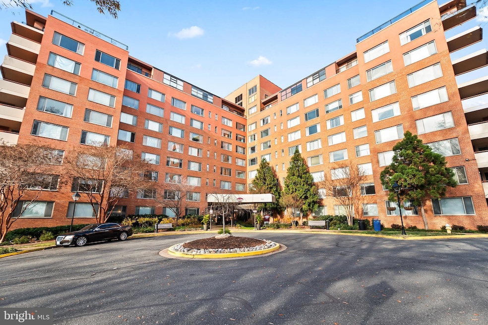 1111 Arlington Blvd unit 738, Arlington, VA 22209 - photo 1