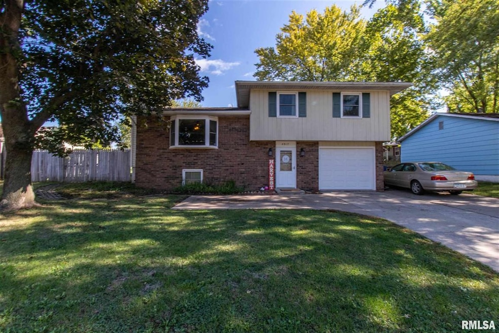 4917 N Division St, Davenport, IA 52806 - photo 1