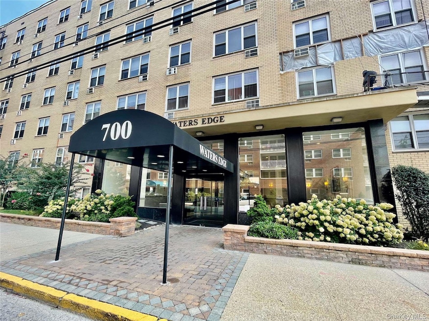 For Sale $309,999 • Co-Listing Agent