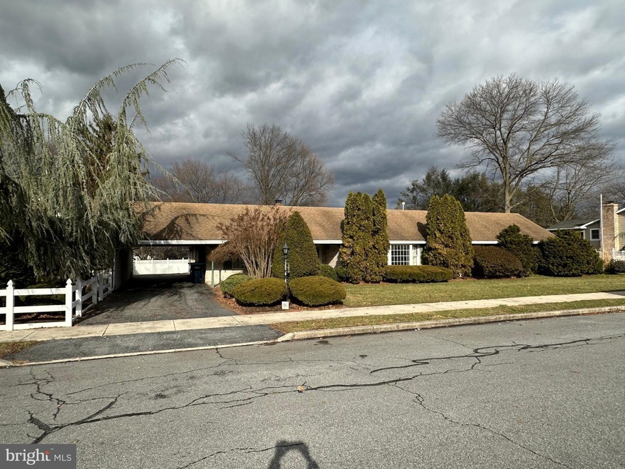 929 E Walnut St, Palmyra, PA 17078 - photo 1