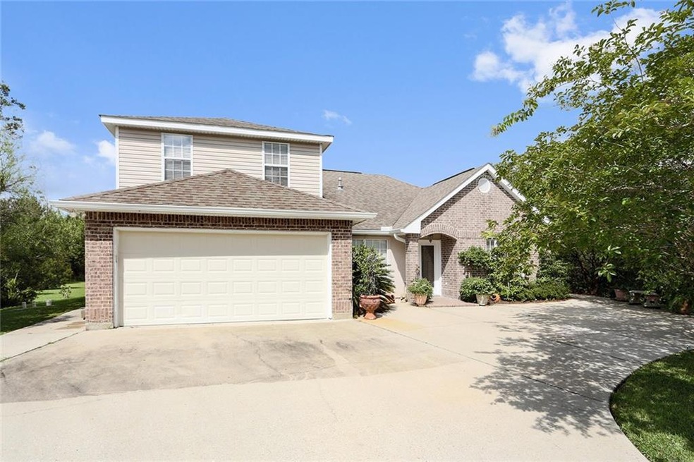 1065 Claire Dr, Slidell, LA 70461 - photo 1