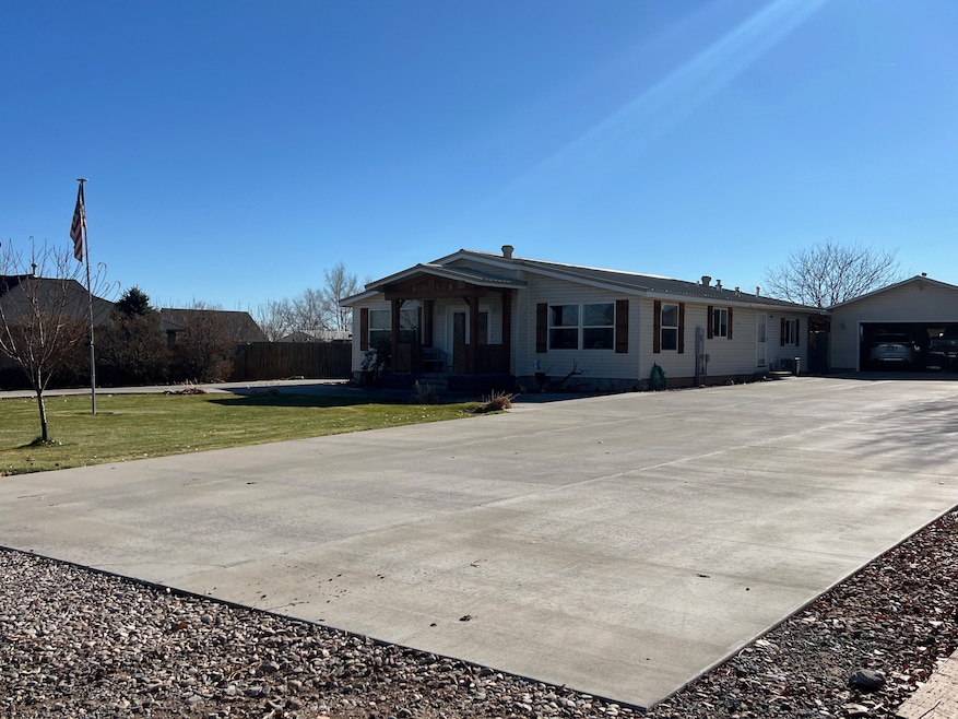 1660 E 3500 S, Vernal, UT 84078 - photo 1
