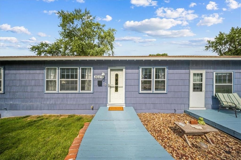 8612 Riggs St, Overland Park, KS 66212 - photo 1
