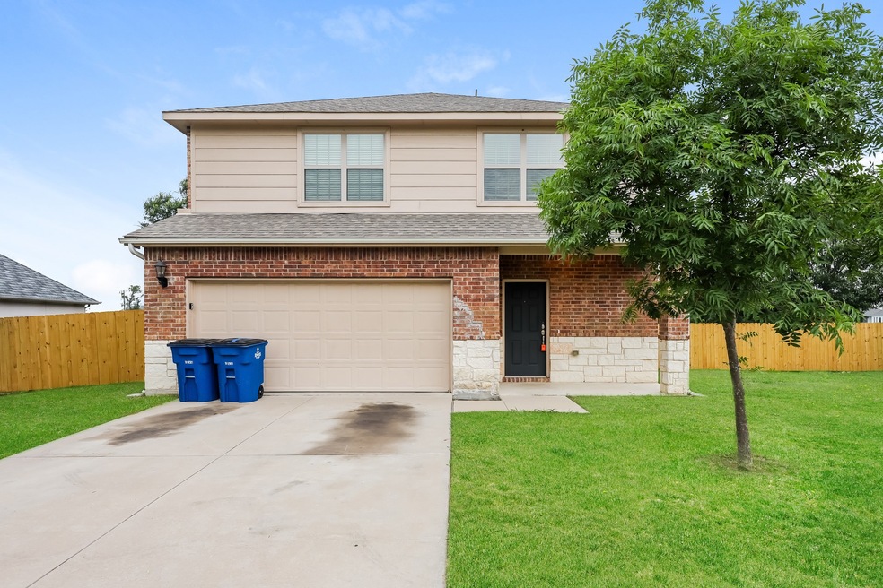 1006 Hoylake Ct, Ennis, TX 75119 - photo 1