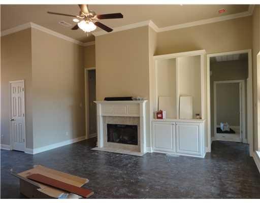 381 Crossover Dr, Pineville, LA 71360 - photo 1