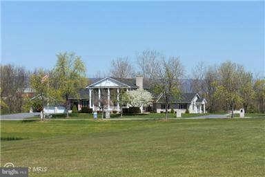 340 Meadowcreek Dr N, Chambersburg, PA 17202 - photo 1