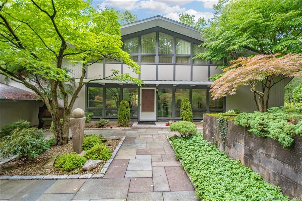 Amazing Courtyard Entrance