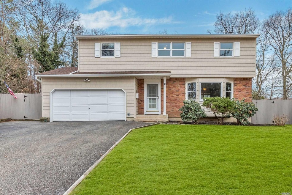 8 Lorie Ln, Bayport, NY 11705 - photo 1