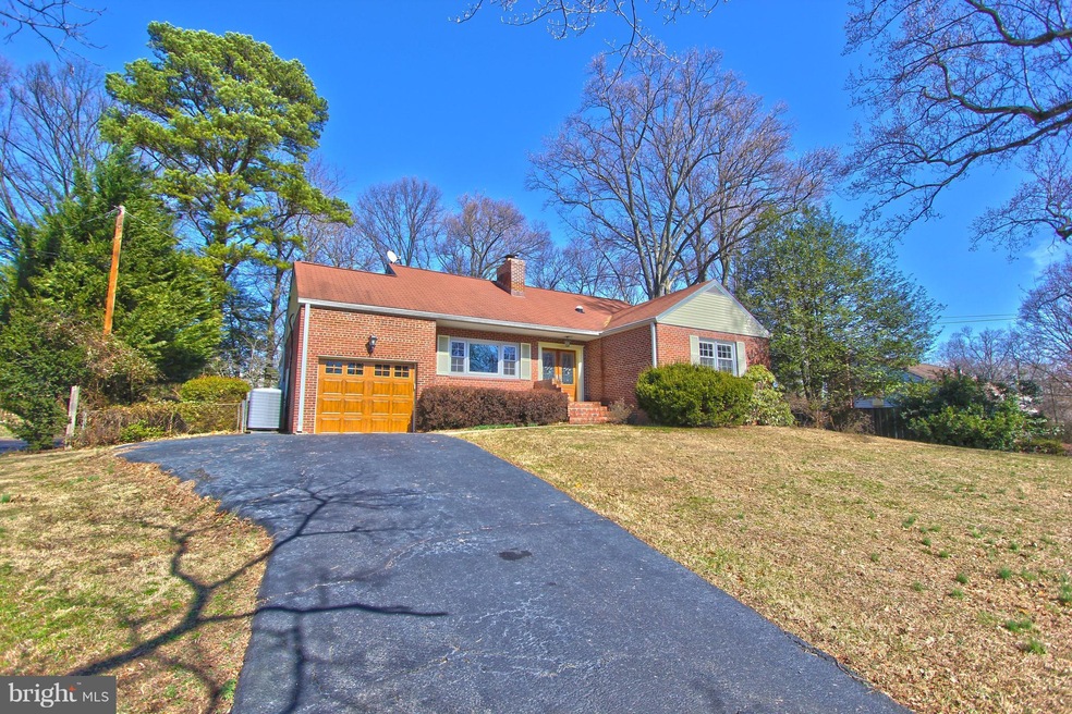 10040 Glenmere Rd, Fairfax, VA 22032 - photo 1