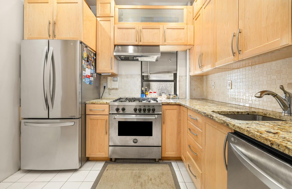 170 E 94th St unit 1A, New York, NY 10128 - photo 1