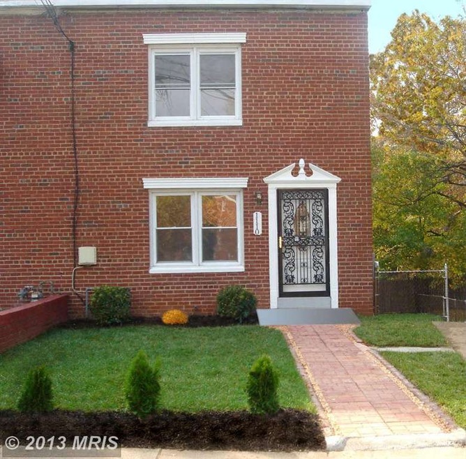 1110 Booker Dr, Capitol Heights, MD 20743 - photo 1