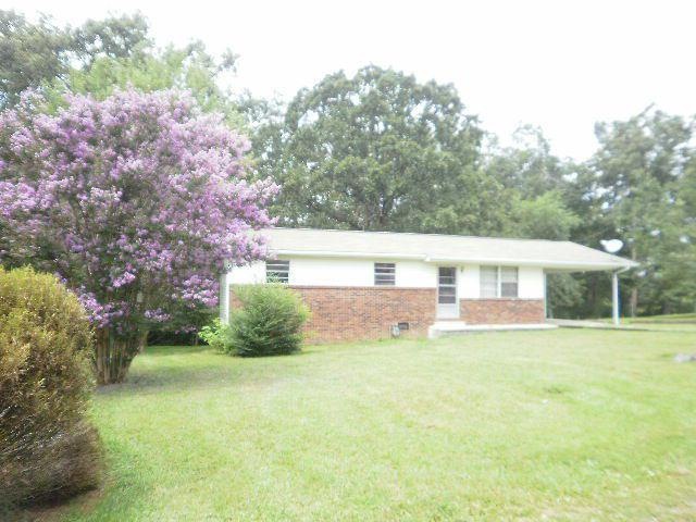 604 Dillon St, Crossville, TN 38555 - photo 1