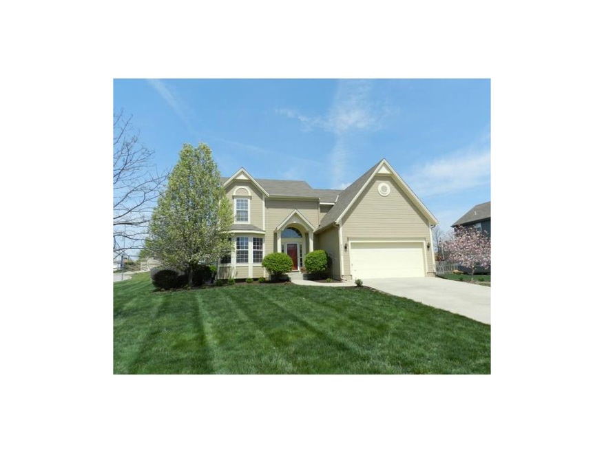 Gorgeous corner lot--amazing curb appeal!
