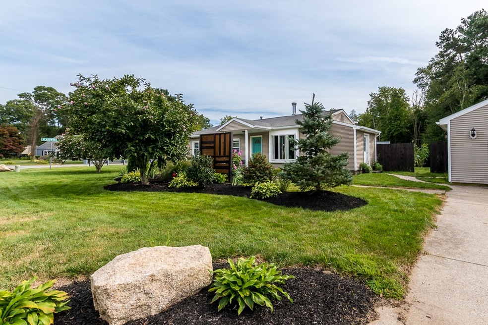 438 Gulf Rd W, South Dartmouth, MA 02748 - photo 1