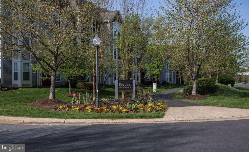 20445 Chesapeake Square unit 303, Sterling, VA 20165 - photo 1