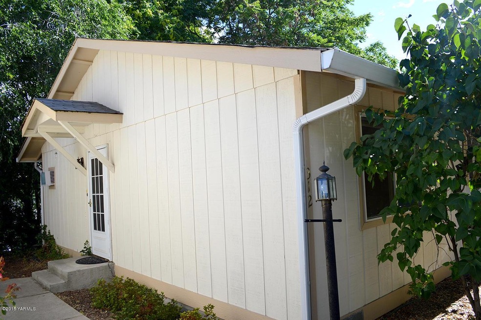312 N 18th Ave, Yakima