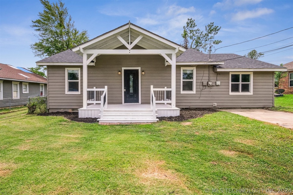 705 E 9th St, Claremore, OK 74017 - photo 1