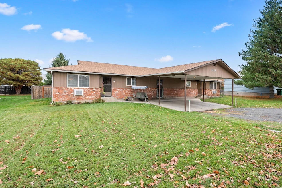 835 Stewart Ave, Lewiston, ID 83501 - photo 1